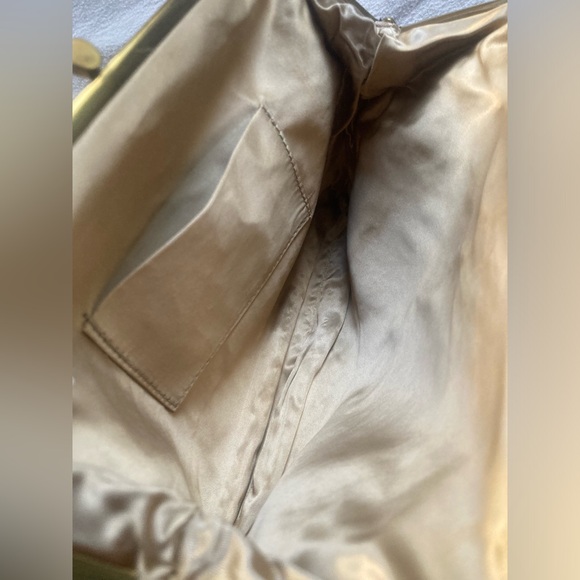 Vintage Floral Tapestry Kiss Lock Mini Handbag - Picture 11 of 14